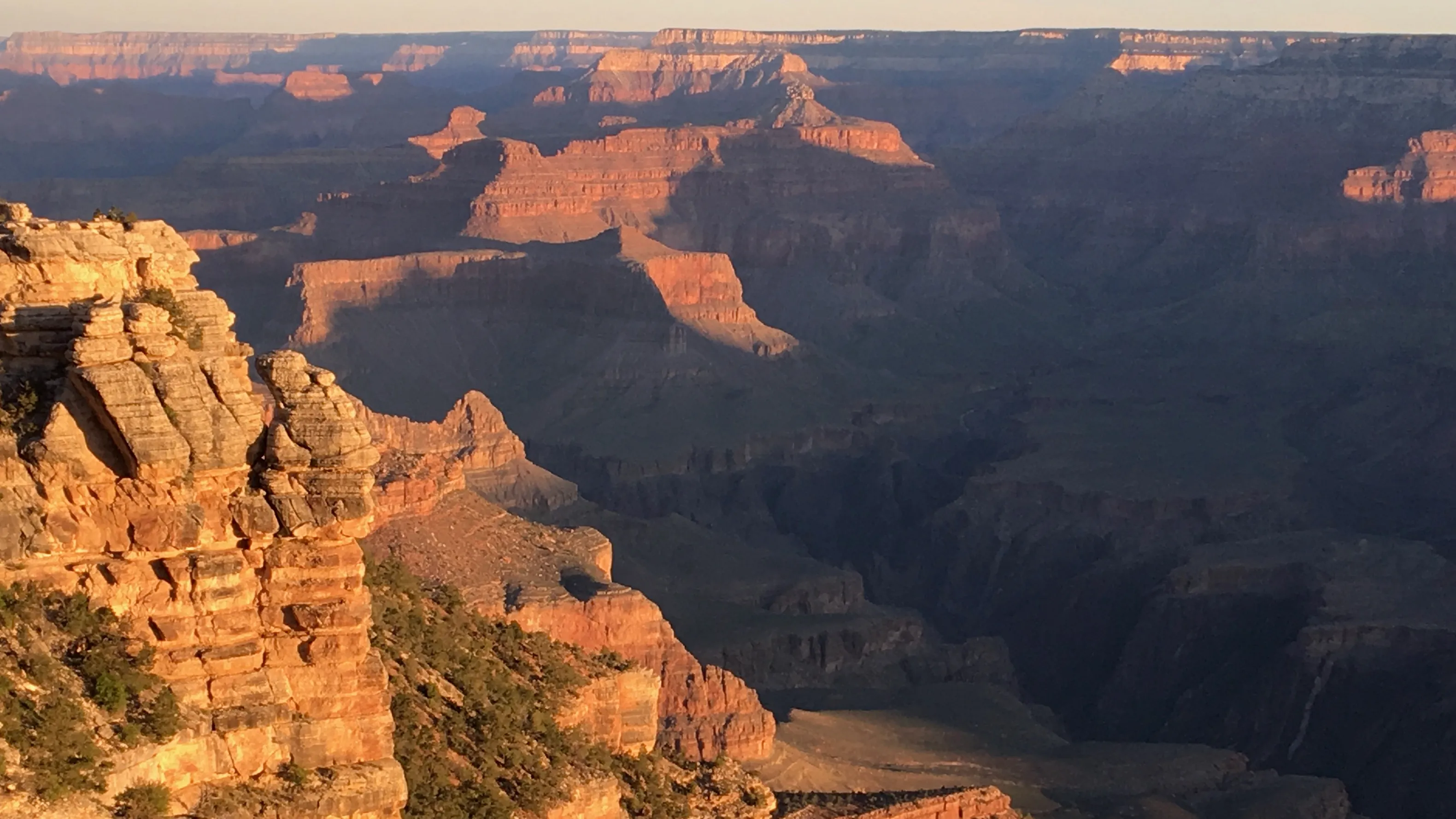 A picture of the grand canyon at sunrise